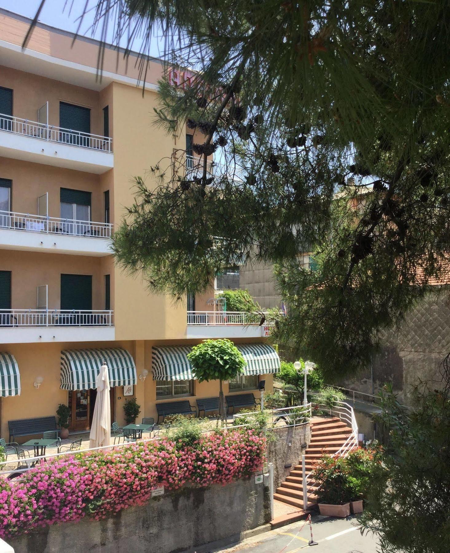 Albergo Adriana Celle Ligure Εξωτερικό φωτογραφία